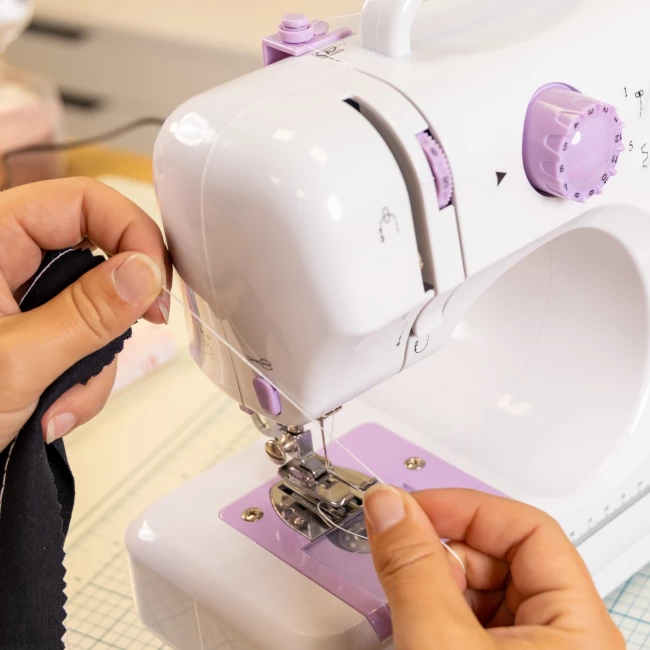 Nähmaschine für Einsteiger - Kombiangebot mit Nadelset & Nähset